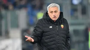 Thất Bại Cùng AS Roma - Sự Nán Lại Không Cần Thiết